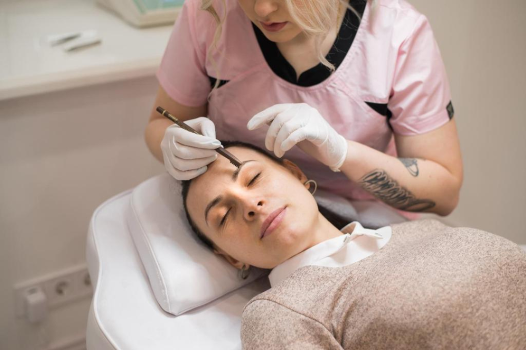 Brow Tinting & Shaping